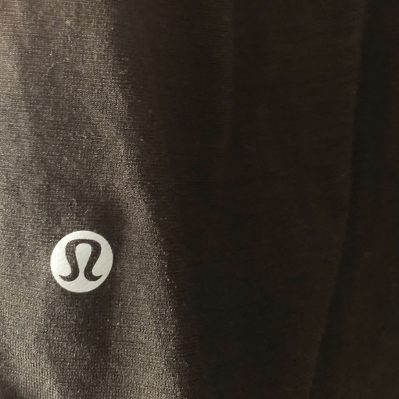 Lululemon tennis shirt women’s size 6 - Picture 2 of 3